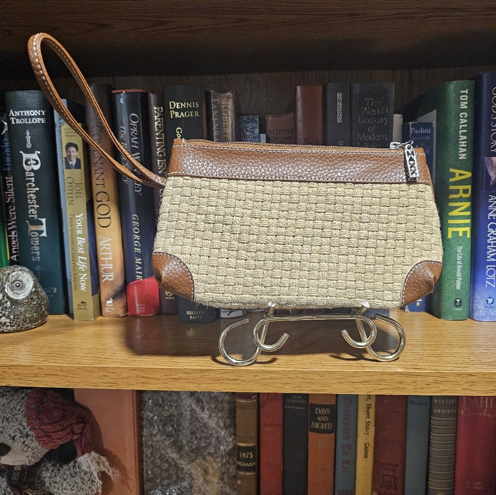 Maxx New York wristlet nwot